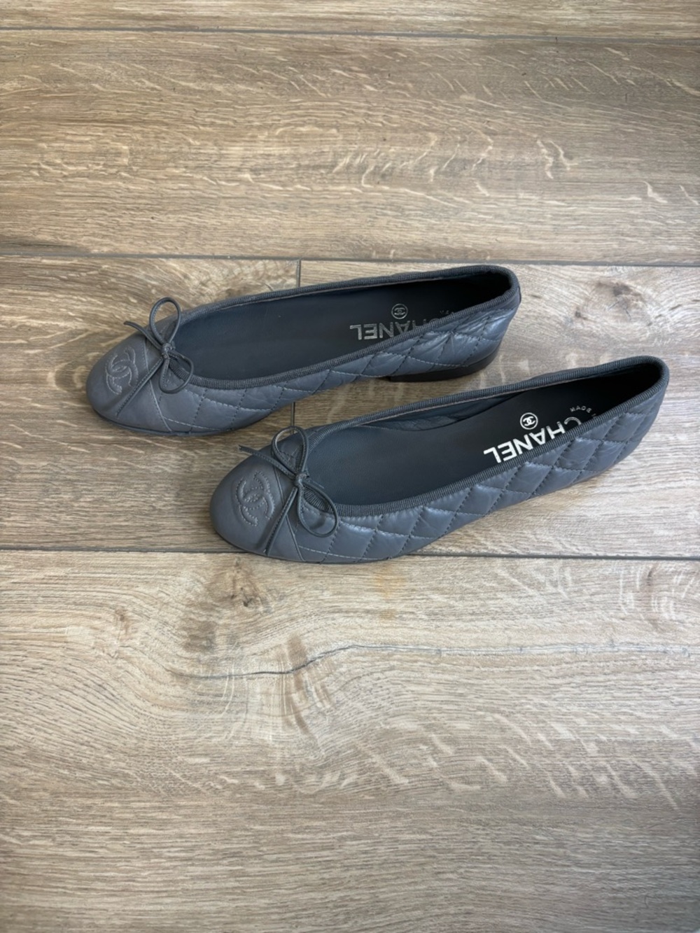 Chanel Grey Leather CC Cap Toe Bow Ballet Flats